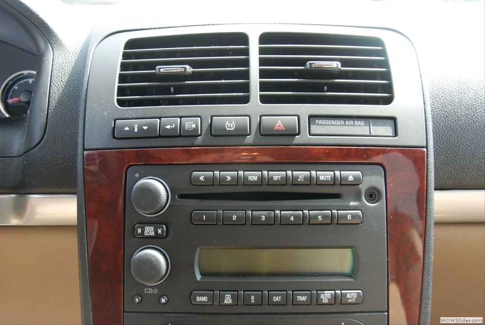 Radio, AM/FM/CD/AUX